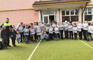 Ziua Internațională pentru Nonviolență în Școală, marcată de polițiștii brașoveni alături de elevi 20 Ziua | MyTex.ro