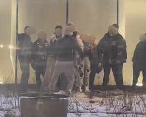 Update. Adolescent bătut de alți tineri, la AFI Brașov / Agresiunea, filmată, ar fi continuat la un alt centru comercial / Poliția a deschis dosar penal 27 Adolescent | MyTex.ro