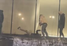 Update. Adolescent bătut de alți tineri, la AFI Brașov / Agresiunea, filmată, ar fi continuat la un alt centru comercial / Poliția a deschis dosar penal 5 Tineri | MyTex.ro