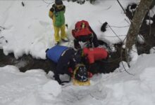 VIDEO. Intervenție pe o pârtie închisă din Predeal: schior căzut într-un pârâu, preluat de salvatori 56 salvamont | MyTex.ro