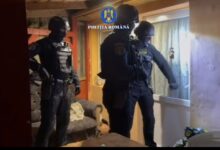 VIDEO. Percheziții după un furt de 40.000 de lei dintr-un imobil din Brașov 8 Bărbat | MyTex.ro