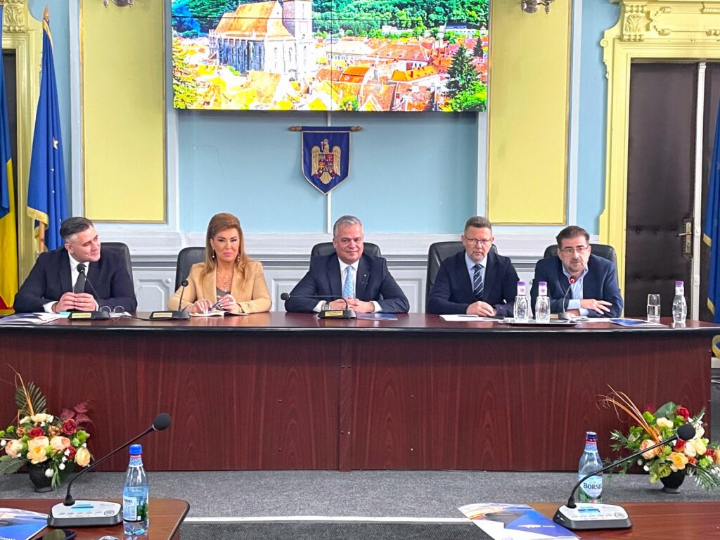 Aeroportul Brașov vizează un record de pasageri în 2026: Strategia care transformă turismul în „Inima Țării” 7 Aeroportul Braşov | MyTex.ro