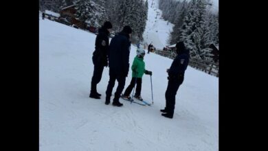 „Pinguinul salvator” a ajutat jandarmii să găsească un copil rătăcit pe pârtie, în ceață, la Poiana Brașov 10 | MyTex.ro