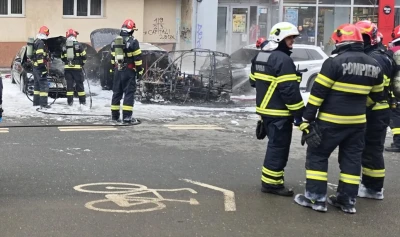 Incendiu violent la mai multe autovehicule, în București: o persoană decedată 3 Incendiu | MyTex.ro