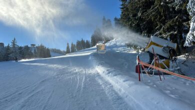 Se produce zăpadă artificială