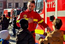Ziua Protecției Civile, marcată în centrul Brașovului prin expoziție de tehnică și discuții cu oamenii (foto) 3 | MyTex.ro