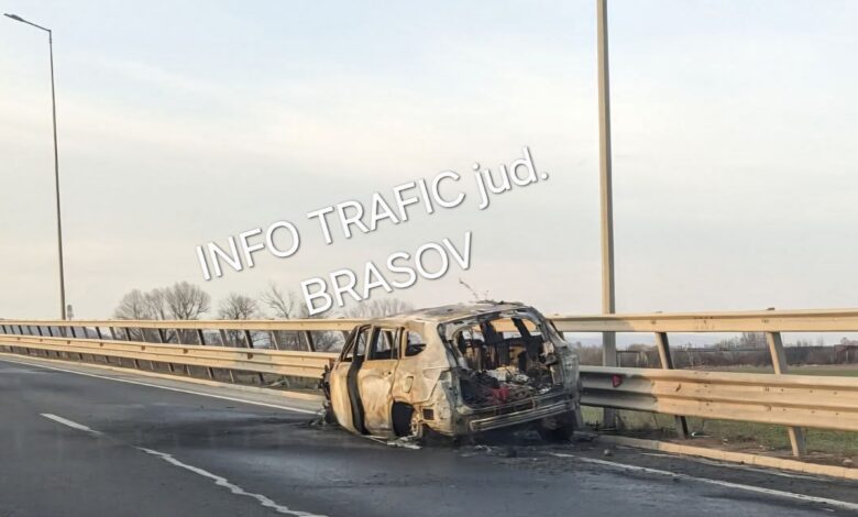 Un autoturism s-a făcut scrum pe Ocolitoarea Brașovului 3 Autoturism | MyTex.ro