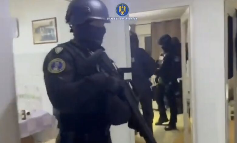 Percheziții | MyTex.ro