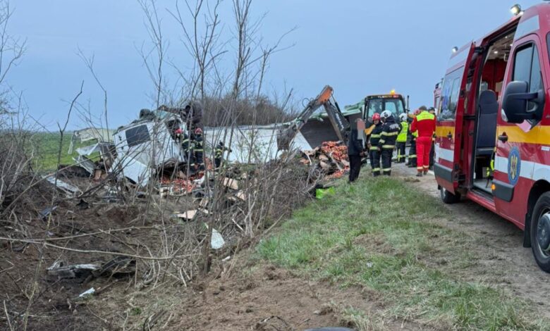 O nouă tragedie în această dimineață! Șofer mort după coliziunea cu un camion (VIDEO) 5 Tragedie | MyTex.ro