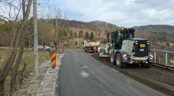 Se toarnă asfalt „la foc automat” pe DN 73. Când vom scăpa de calvarul șantierului între Brașov și Argeș? 3 Brașov | MyTex.ro