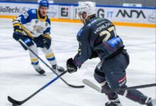 Corona Braşov, seară neagră la Budapesta. Meci de playoff cu 11 goluri 3 Corona Braşov