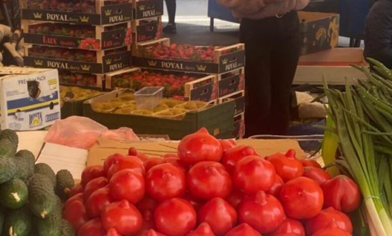 Cât a ajuns să coste un kilogram de roşii româneşti