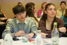 Generația „Business over School”: Elevii din Brașov și restul țării preferă propria afacere în locul facultății. Teama de eșec, principalul obstacol 5 Autobuzele | MyTex.ro