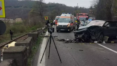 tânără | MyTex.ro