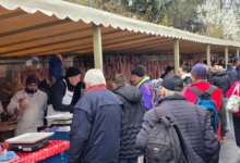 IEFTINIRI de ultimă oră la Brașov în Vinerea Mare: Prețul cărnii de miel a „înghețat” sub presiunea cumpărătorilor / Cât costă kilogramul în Piața Dacia și ce oferte au apărut în supermarketuri 5 Braşov | MyTex.ro