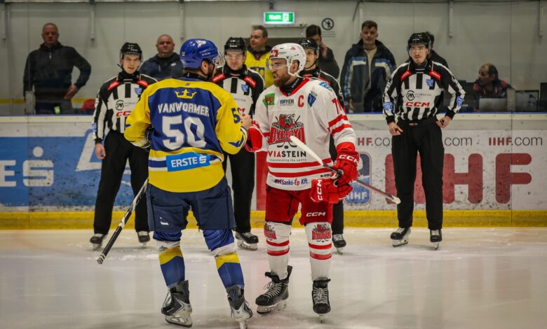 Tensiuni maxime în Finala Erste Liga: Corona Brașov cere intervenția oficialilor competiției după un arbitraj controversat! „Partida să fie decisă exclusiv pe gheață!” 3 Brașov | MyTex.ro