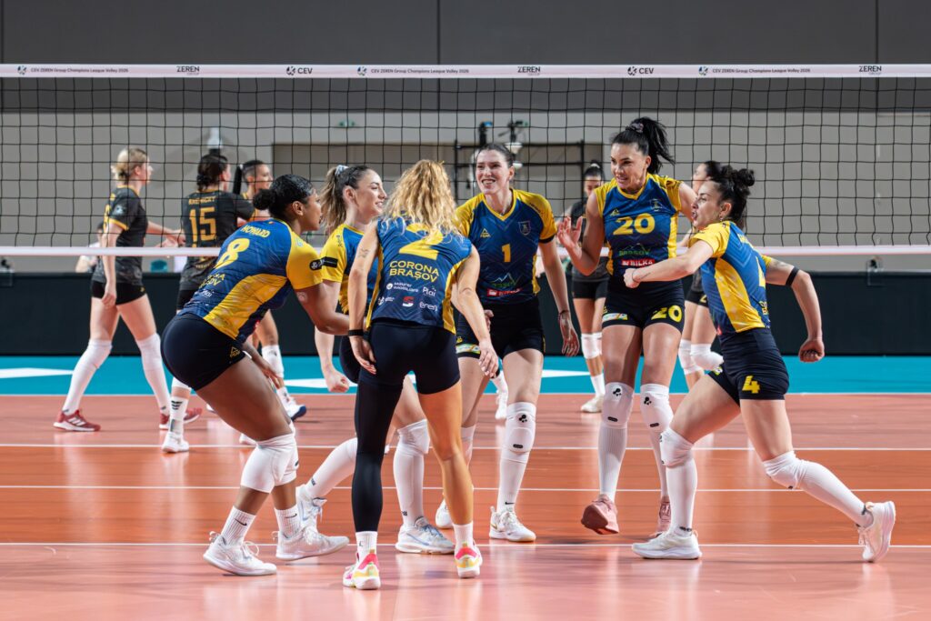 Cu spatele la zid | MyTex.ro