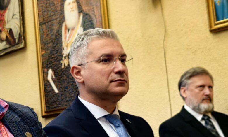 Lucian Pătraşcu | MyTex.ro