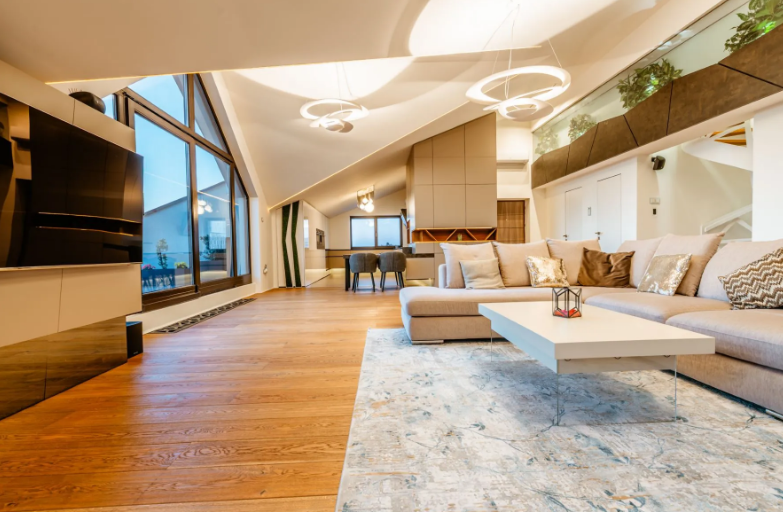 Lux de 1 milion de euro sub Tâmpa. „Apartamentul viitorului” din Brașov: Aroganță imobiliară sau investiție strategică? 7 Brașov | MyTex.ro