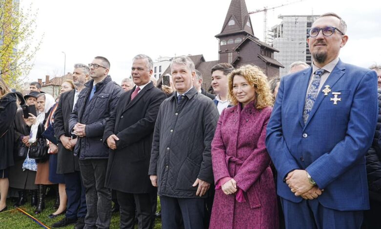 Moment istoric în Centrul Civic: Piatra de temelie a Catedralei Brașovului a fost sfințită în Lunea Luminată 5 Brașov | MyTex.ro