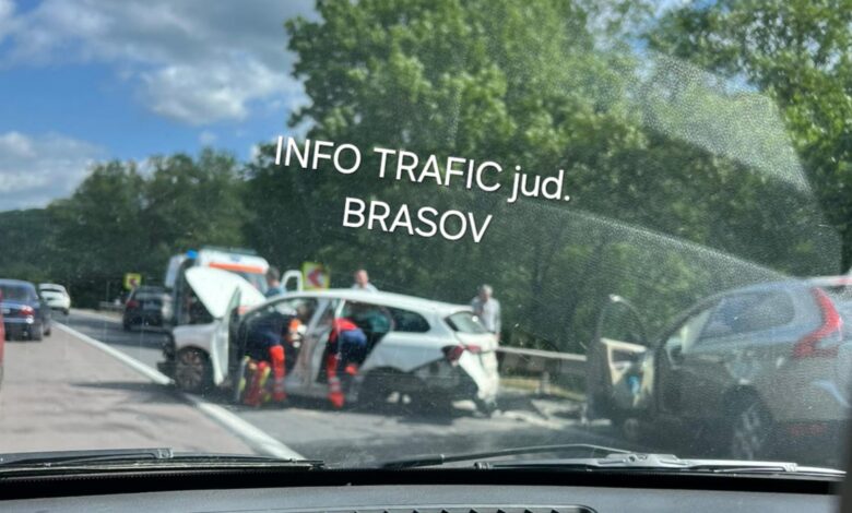 BRAȘOV. Accident cu două victime pe DN 1 între Vlădeni și Perșani 3 Accident | MyTex.ro