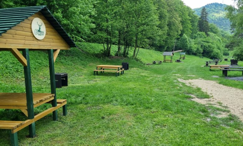 Schimbare radicală „La Iepure”: Zona de picnic din Răcădău a fost complet revitalizată! Adio mașini și vandalism? 3 La Iepure | MyTex.ro