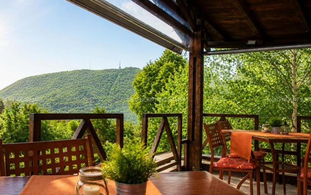O pensiune și o vilă de pe Drumul Poienii - Braşov au fost scoase la vânzare pentru 1,2 milioane de euro. Ce ascunde oferta din zona Belvedere 3 braşov | MyTex.ro
