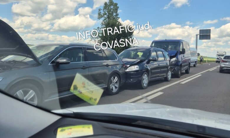 UPDATE: O persoană rănită în accidentul cu patru mașini de pe DN 11, din Covasna 3 Accidentul | MyTex.ro