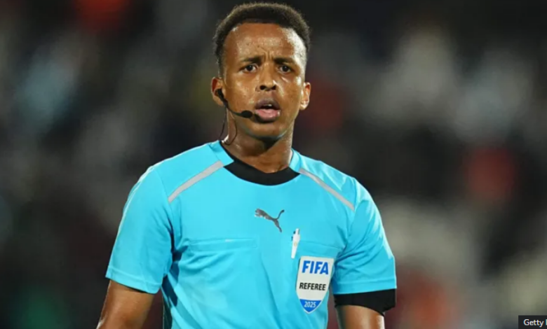REPLICĂ DURĂ PENTRU DONALD TRUMP! Arbitrul somalez expulzat din SUA din cauza „legăturilor cu terorismul” a primit MECIUL VIEȚII de la UEFA! Va conduce o finală de gală în Europa 3 UEFA | MyTex.ro