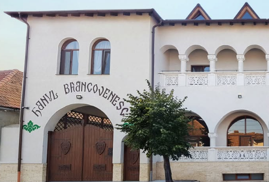 Oportunitate de business în Țara Făgărașului: Complexul hotelier de lângă Herghelia de Lipițani își caută un nou proprietar. Cât costă Hanul Brâncovenesc 3 Hanul Brâncovenesc | MyTex.ro