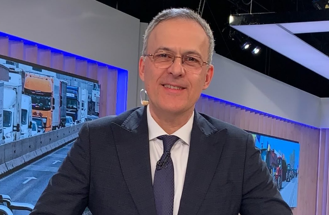 BREAKING NEWS | Răzvan Dumitrescu pleacă de la Antena 3 CNN, după aproape 16 ani. Anunțul care surprinde piața media 3 Dumitrescu | MyTex.ro