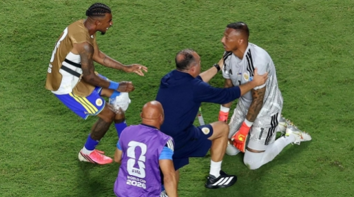 Nebunie la Mondial! Regele Olandei a dansat în vestiarul Curaçao, în ziua în care Istvan Kovacs a arbitrat meciul cu numărul 1.000 3 Mondial | MyTex.ro