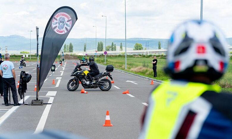 Motocicliști | MyTex.ro