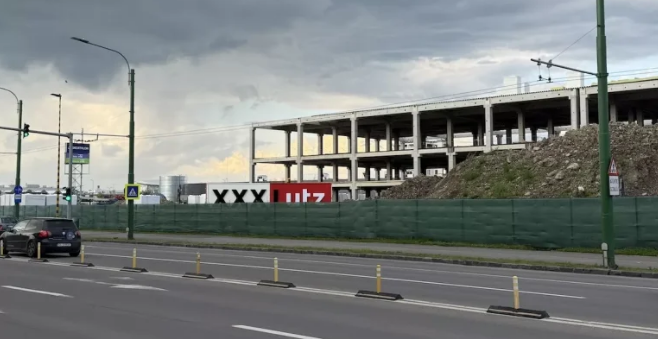 Gigantul austriac XXXLutz și Mömax ridică un magazin uriaș la Brașov: Concurență acerbă în zona Coresi 3 Braşov | MyTex.ro