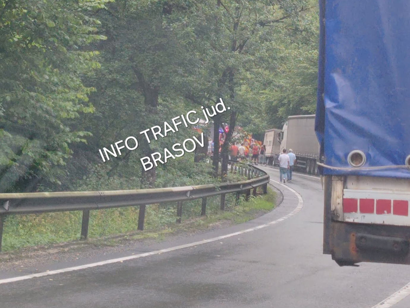 61 de minute de coșmar: motociclist spulberat sub TIR pe DN13