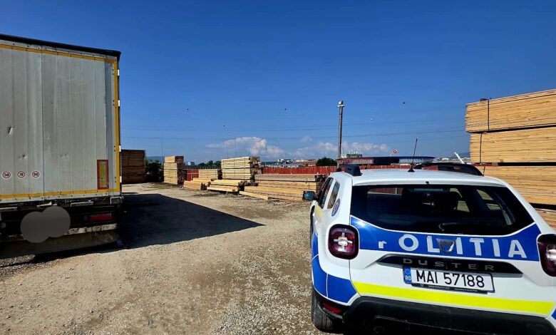 BRAȘOV. Camion care transporta cherestea fără acte, oprit în Sânpetru după un apel la 112 3 Transport | MyTex.ro