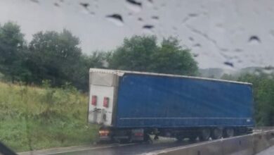 TIR scăpat de sub control pe DN 1, în județul Brașov! Trafic afectat! 14 Motociclistul | MyTex.ro