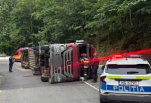 BRAȘOV. Trafic blocat pe DN 73A, între Predeal și Pârâul Rece, după ce un camion s-a răsturnat 3 | MyTex.ro