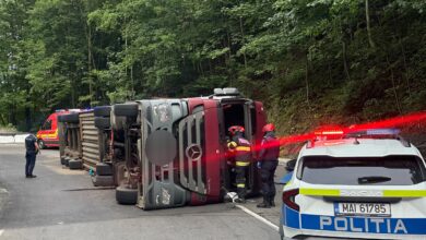 BRAȘOV. Trafic blocat pe DN 73A, între Predeal și Pârâul Rece, după ce un camion s-a răsturnat 5 | MyTex.ro
