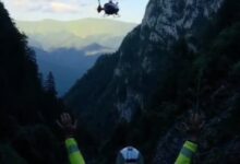 Update. Misiune contracronometru în Bucegi: Trei turiști salvați din Jepii Mici cu elicopterul POA Brașov (VIDEO) 6 Salvamont | MyTex.ro