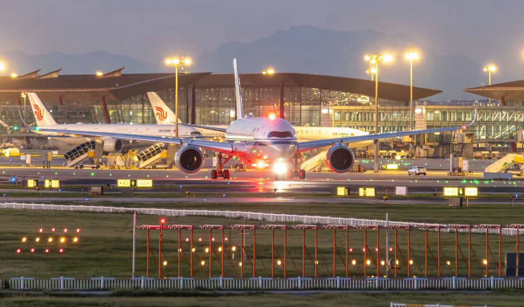 Air China lansează zboruri directe din România! Cât costă un bilet București-Beijing 3 Air China | MyTex.ro