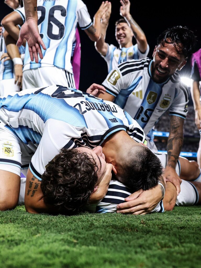 Cupa Mondială 2026. Semifinale de 5 stele. Anglia, calificare după un gol controversat. Argentina, noroc cu Embolo. Revanşă după 40 de ani de la „Mâna lui Dumnezeu” 13 Cupa Mondială 2026 | MyTex.ro
