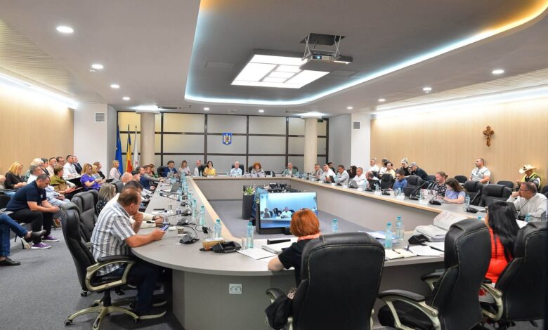 Bătălie politică pe dosarele Primăriei Brașov: Administrația Scripcaru angajează avocați externi pentru peste 3.500 de procese / Opoziția a votat împotrivă, proiectul a trecut 3 Brașov | MyTex.ro