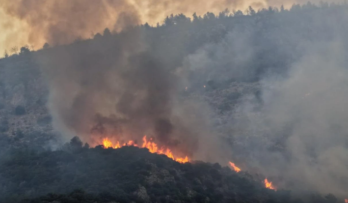 ALERTĂ DE CĂLĂTORIE | Incendii devastatoare în destinațiile preferate ale brașovenilor: Cod roșu în Antalya și Creta 3 Creta | MyTex.ro
