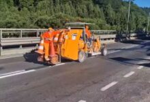 BRAȘOV. Lucrări de refacere a marcajului rutier pe DN1, la Timișul de Sus 5 Pompieri | MyTex.ro