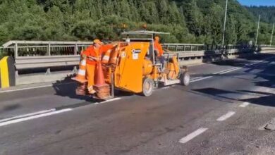 BRAȘOV. Lucrări de refacere a marcajului rutier pe DN1, la Timișul de Sus 15 | MyTex.ro
