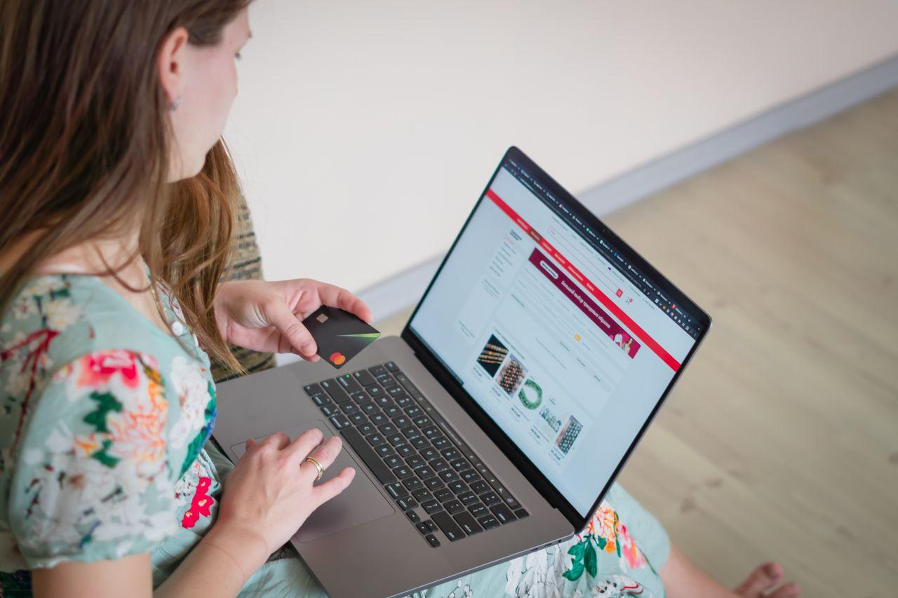 Rata imposibilă blochează sute de credite online neînțelese