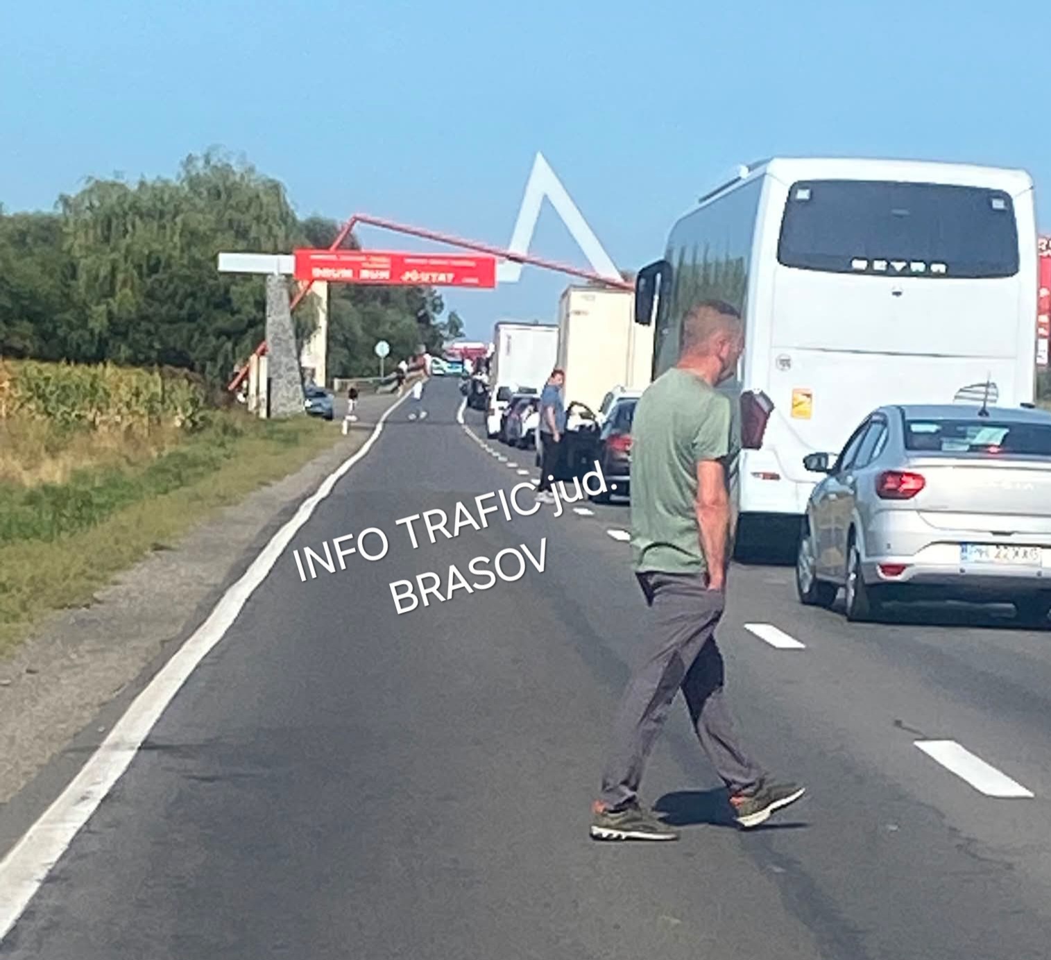 Trafic blocat complet după accidentul cu motocicletă pe DN 11
