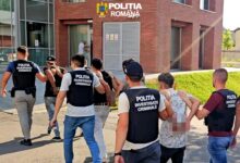 UPDATE | Trei bărbați, reținuți după scandalul din centrul Brașovului. Sunt cercetați pentru ultraj și tulburarea ordinii publice 5 Brașov | MyTex.ro