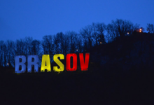 Brașovul, în culorile tricolorului de Ziua Limbii Române: Literele de pe Tâmpa și Primăria, iluminate spectaculos 5 ANM | MyTex.ro